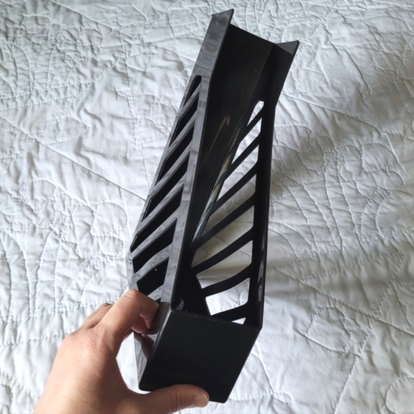 3/$15 🌸 2.75" Magazine Rack - Picture 4 of 5